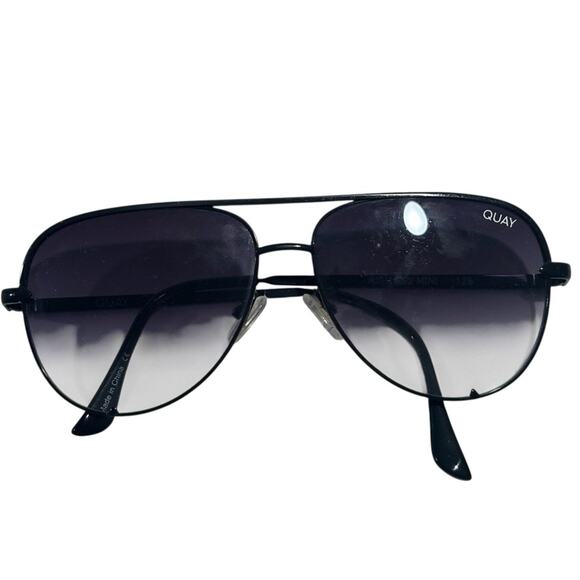 Quay Desi HIGH KEY Black fade Aviator Sunglasses - Picture 1 of 4